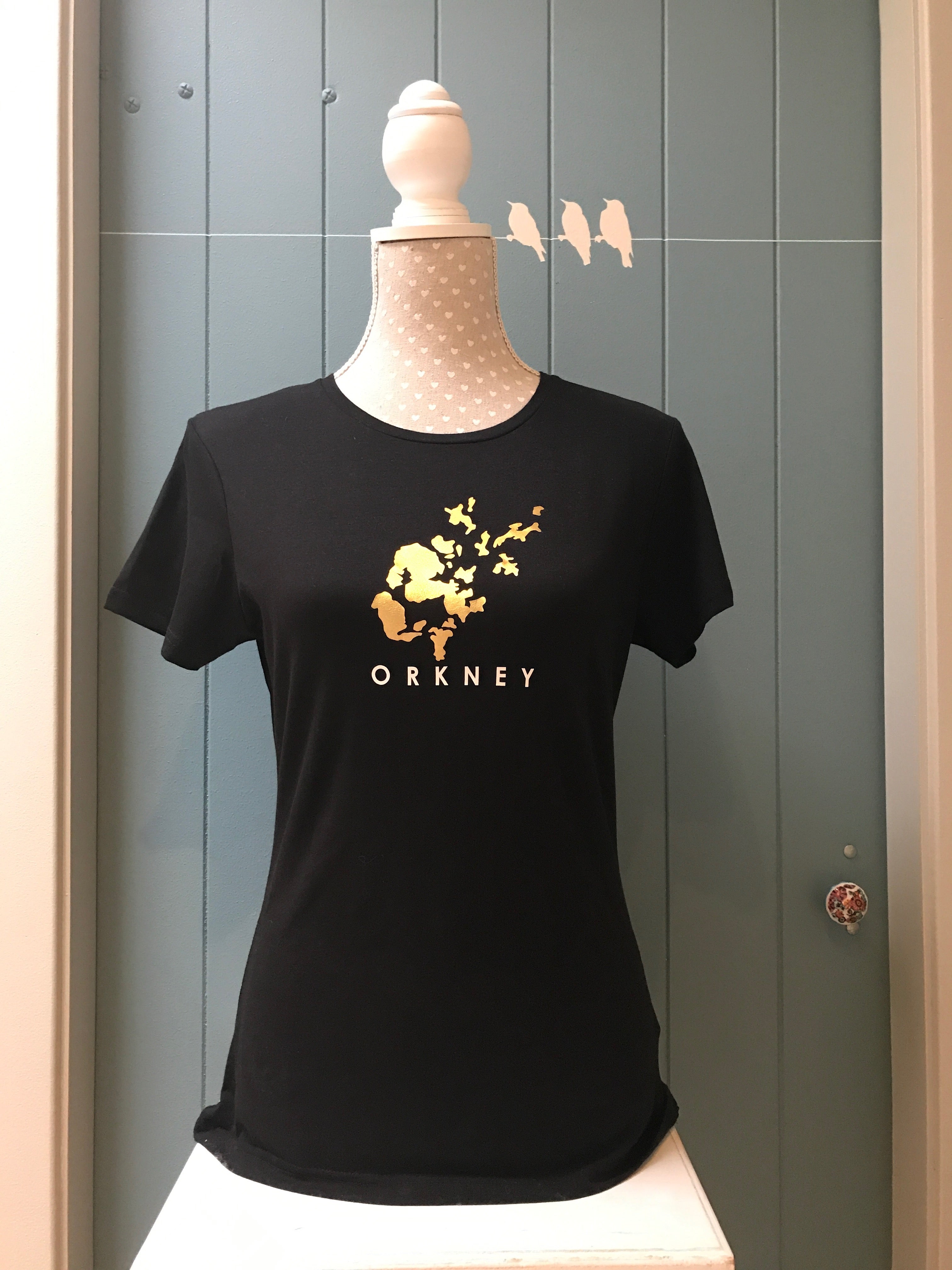 Black and gold t shirt women's shop